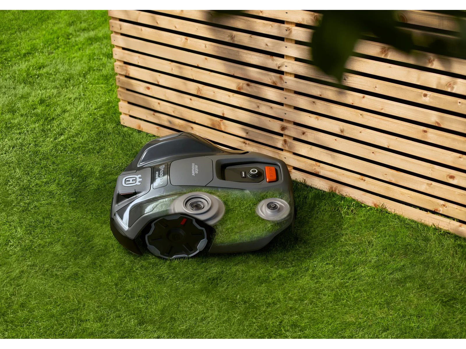 Husqvarna Automower® 405XE NERA mit kabelloser Technologie – Bild 6